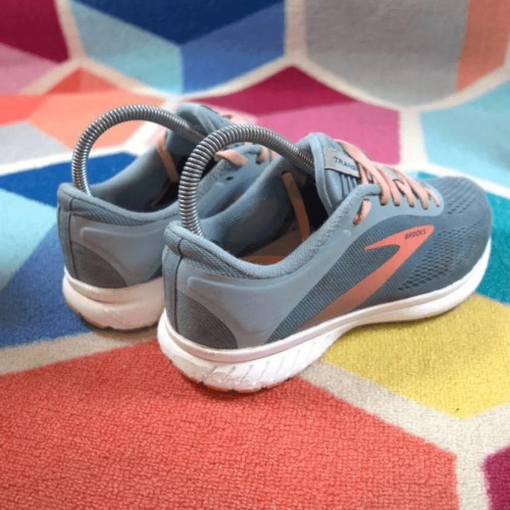 Brooks Womens Transmit 2 Running Shoe‎ Size 7
